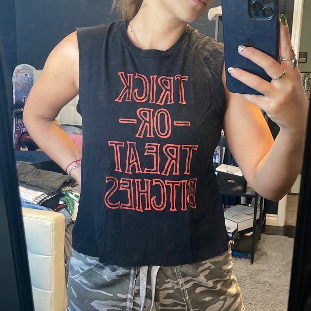 Halloween muscle tee "Trick or Treat Bitches"